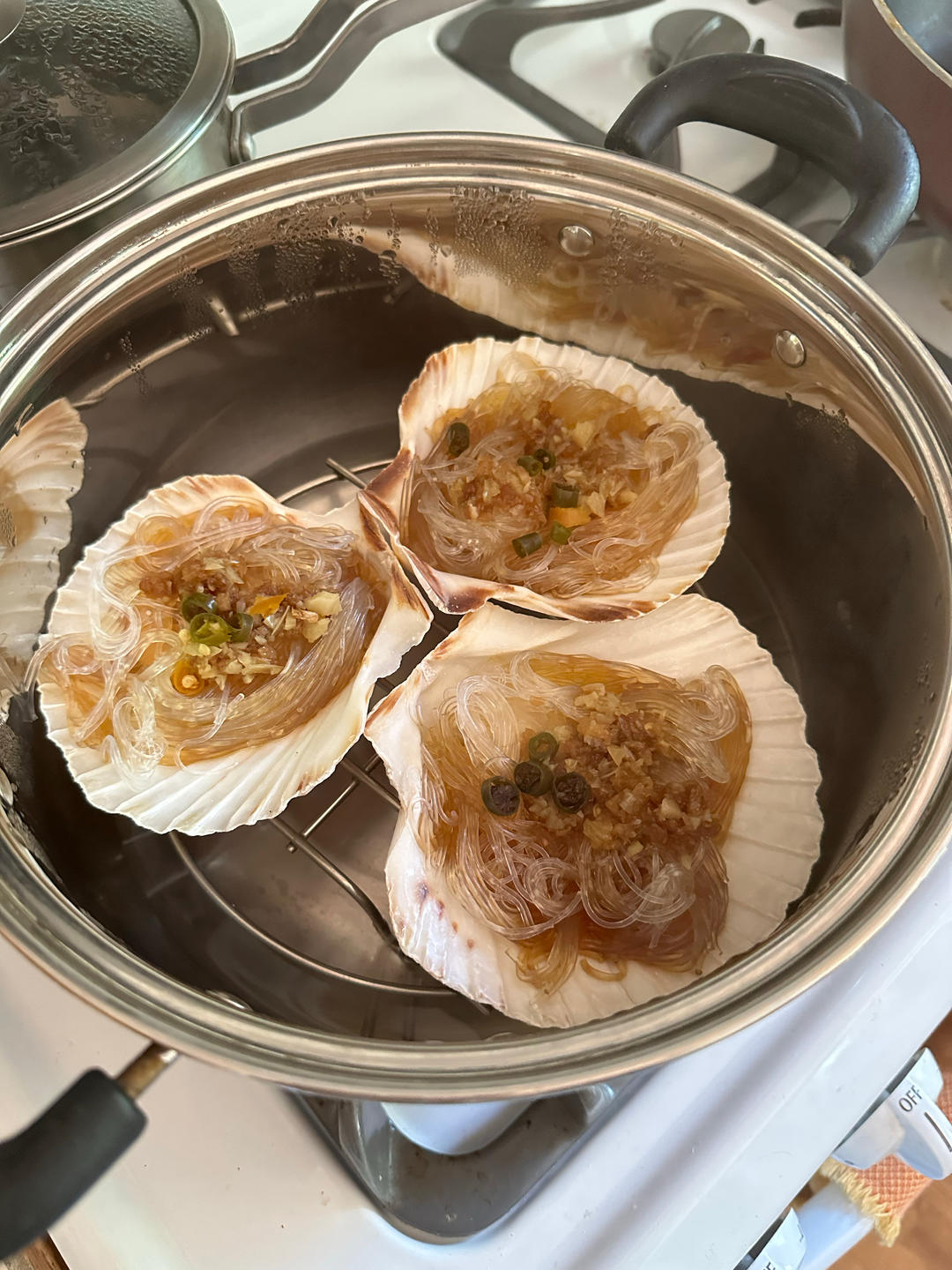 零失败的蒜蓉粉丝蒸扇贝