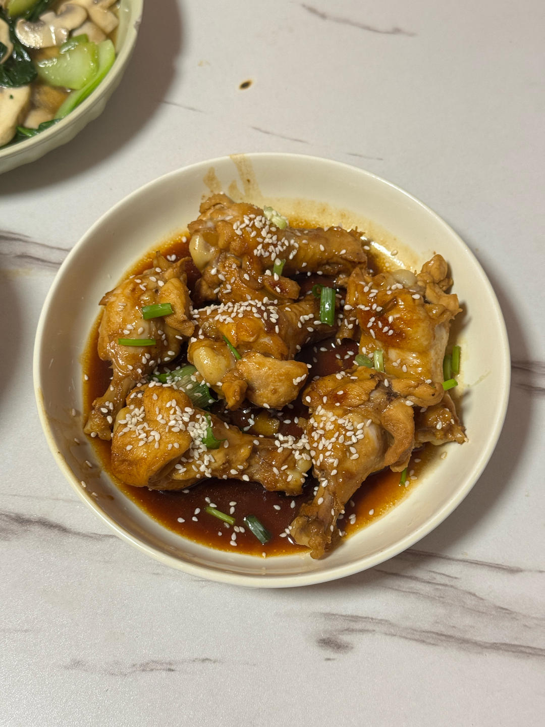 好吃到舔手指的「蒜香蜜汁鸡翅根」👍