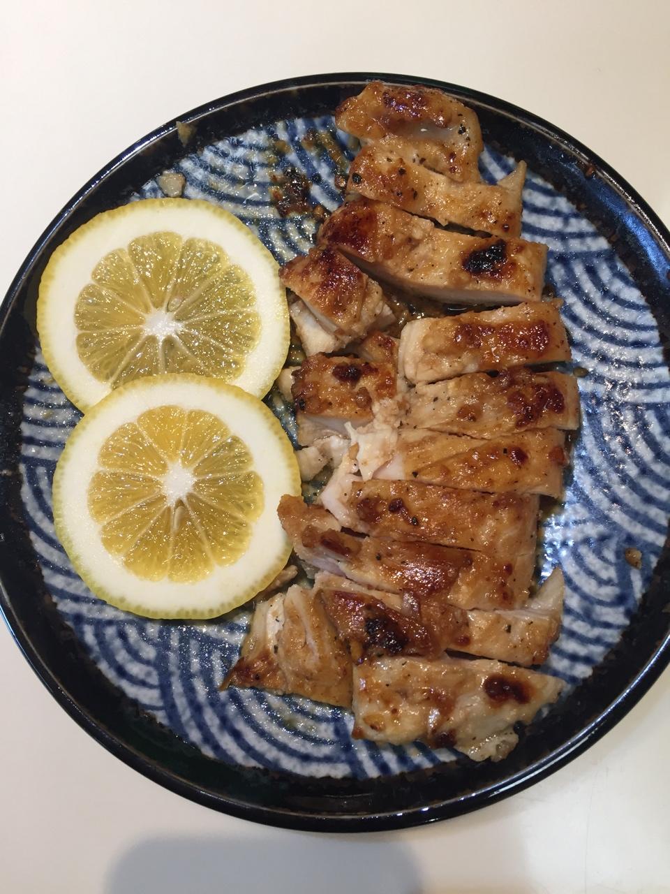 酷炫屌炸天好吃的煎鸡胸肉（香蒜蜂蜜煎鸡胸肉）