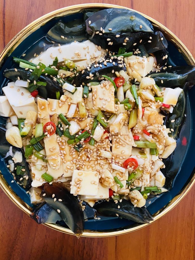 皮蛋拌豆腐