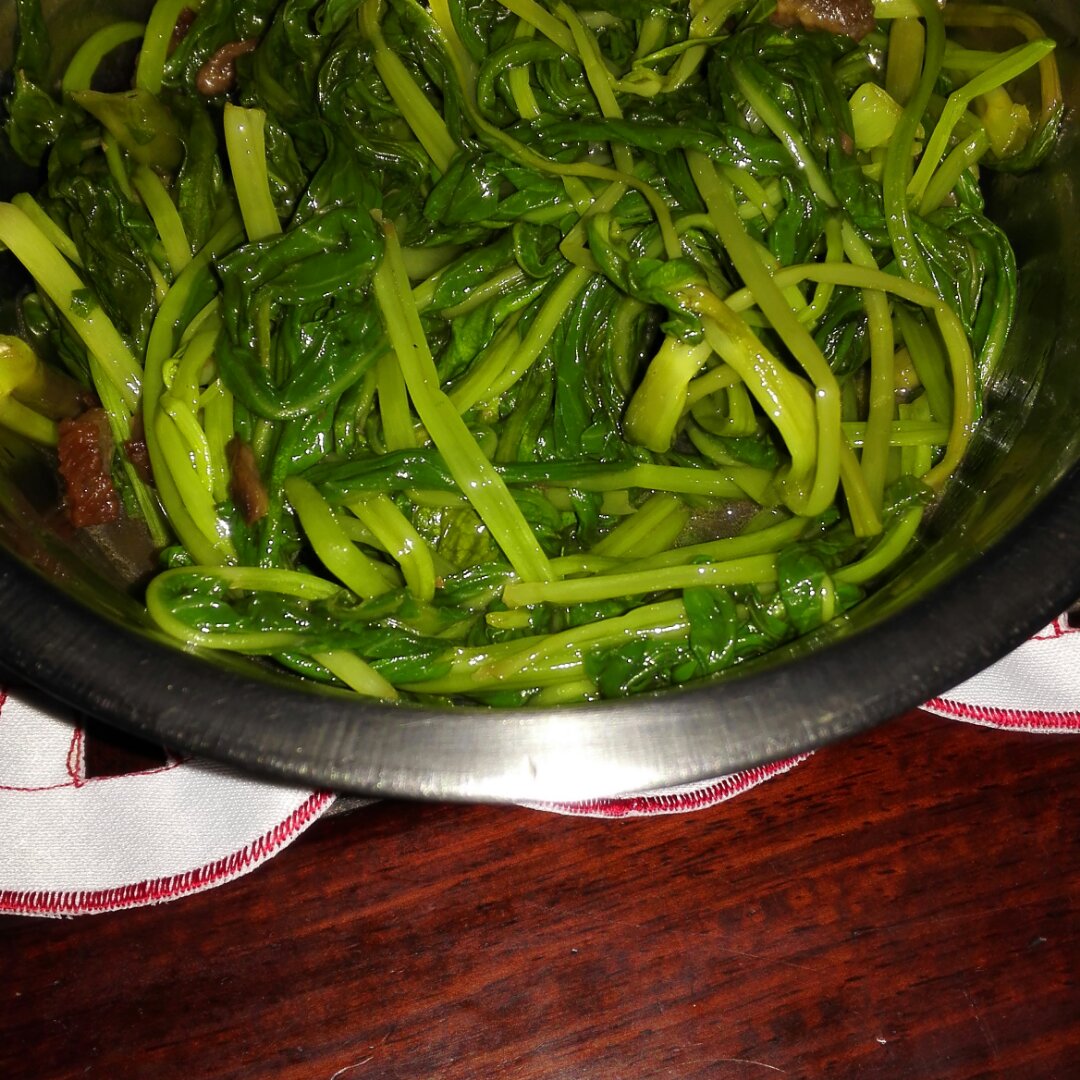 炝炒空心菜（不黑的秘密）