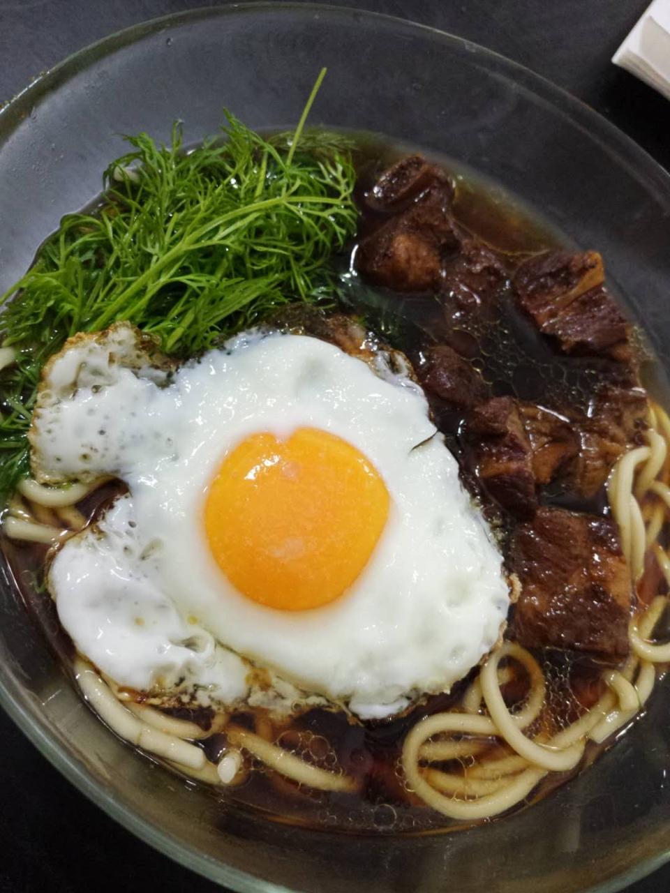 《夏洛特烦恼》的茴香打卤面