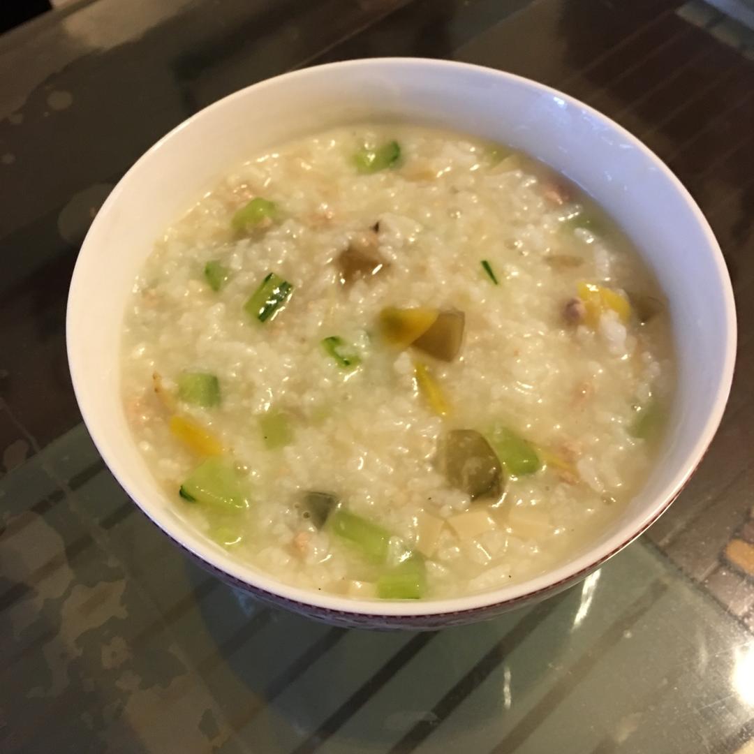 十五分钟快手之香滑皮蛋瘦肉粥(附五分钟电饭煲电压力锅更快捷方法)