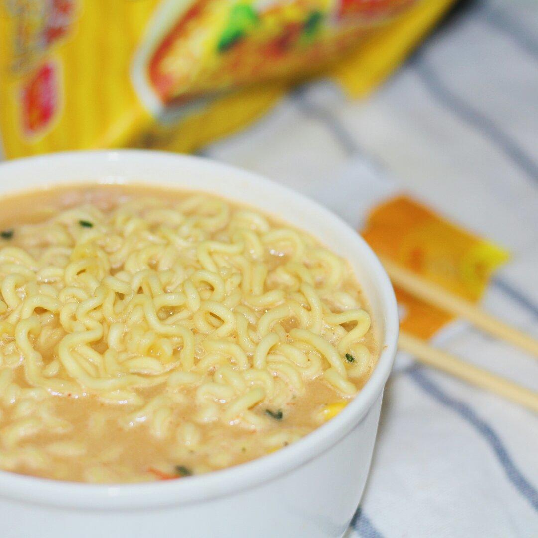 满足食欲的深夜秘密 森系浓香泡面