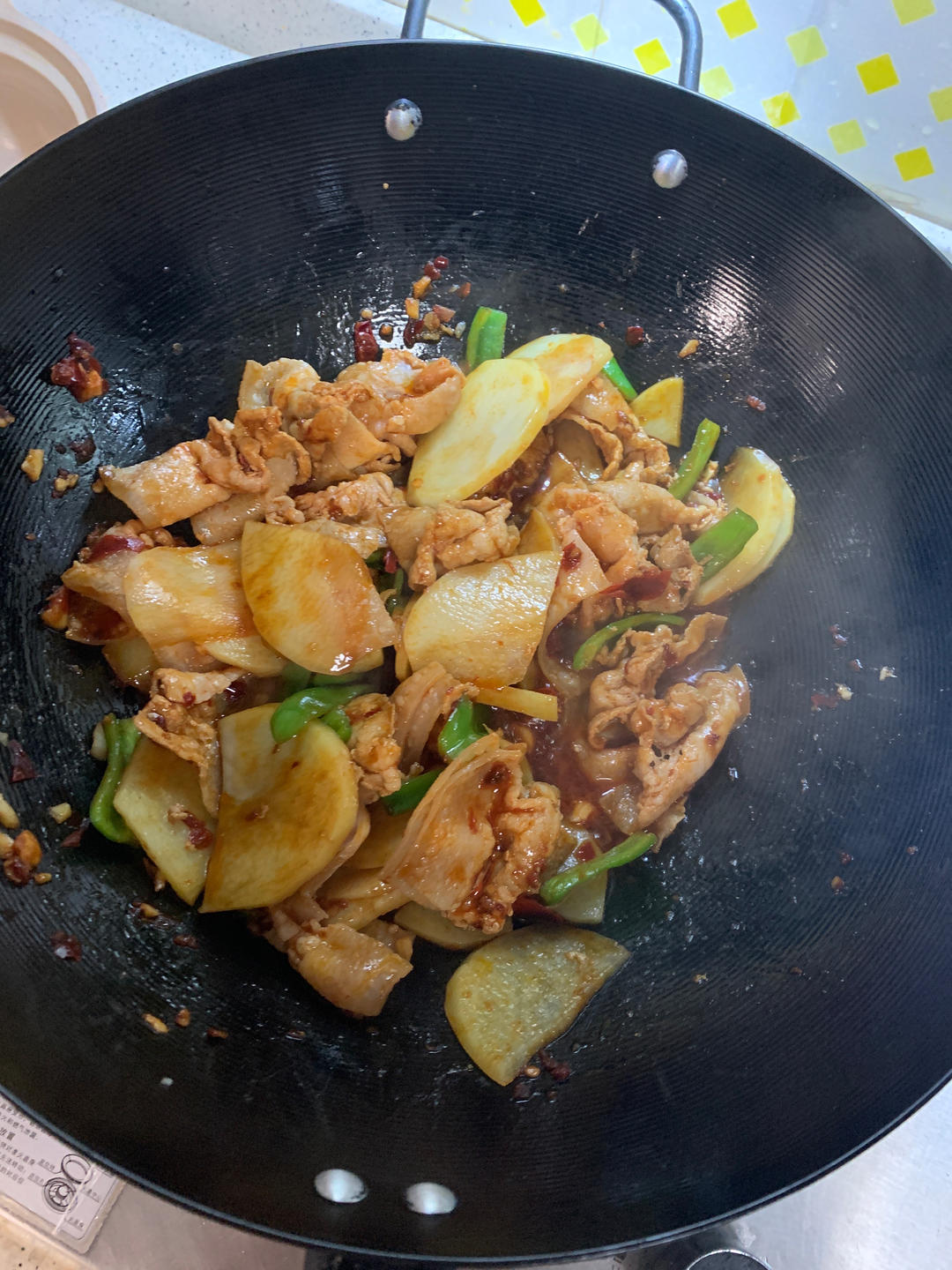 五花肉干煸土豆片