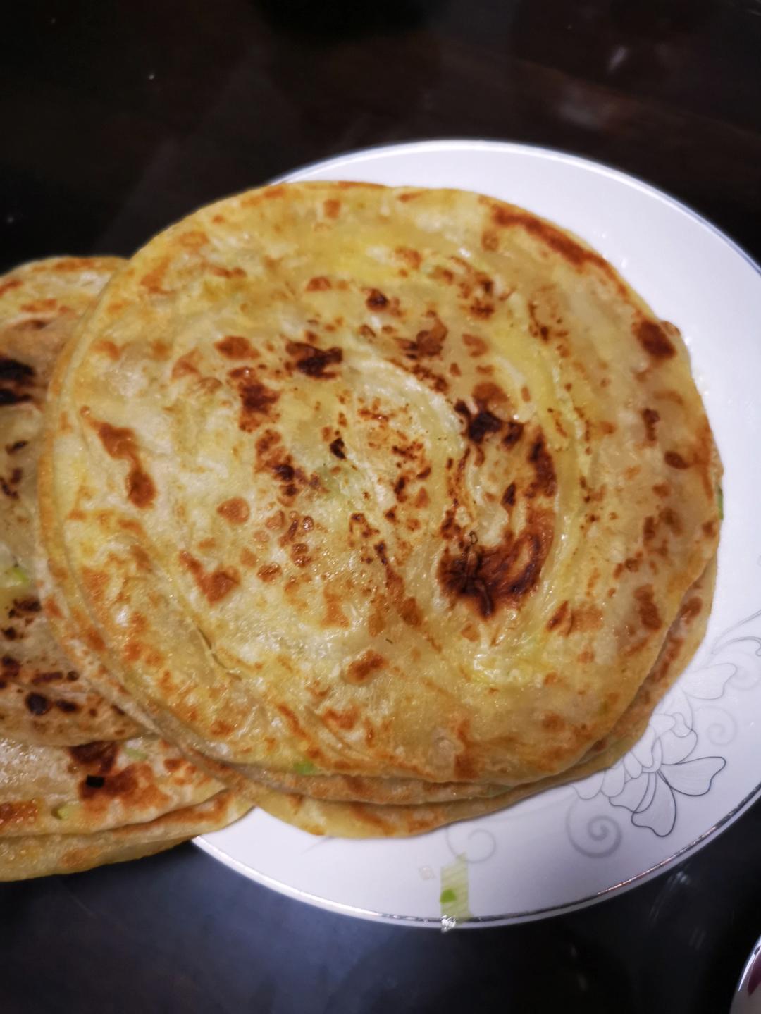 家常葱油饼 柔软多层 凉了也不硬 附细节视频详解