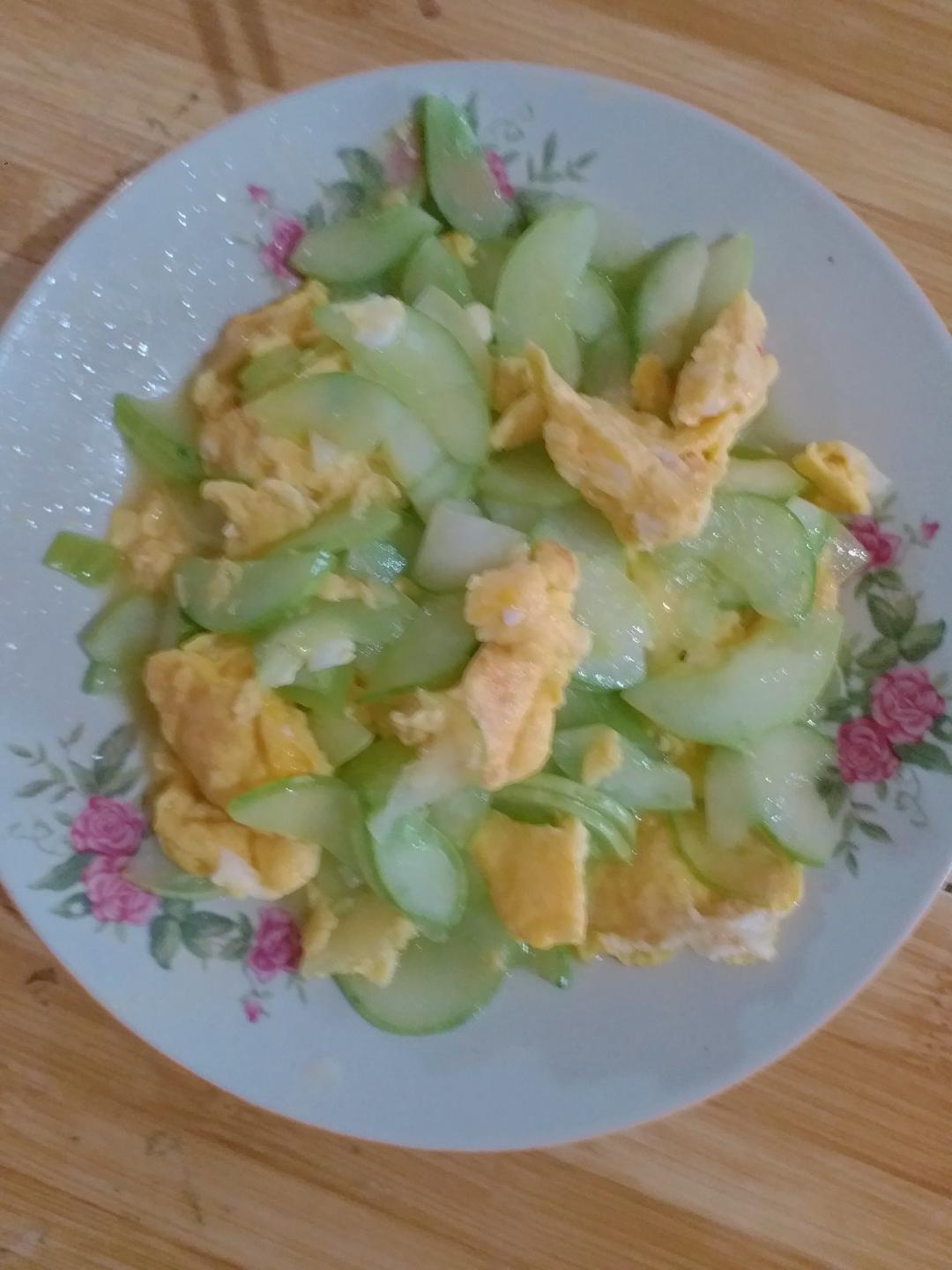 黄瓜炒鸡蛋 （青瓜炒鸡蛋）