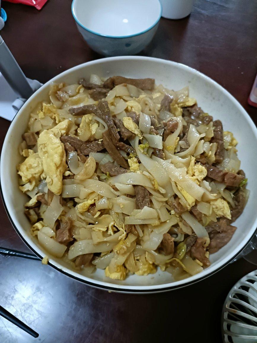 路边摊的炒河粉