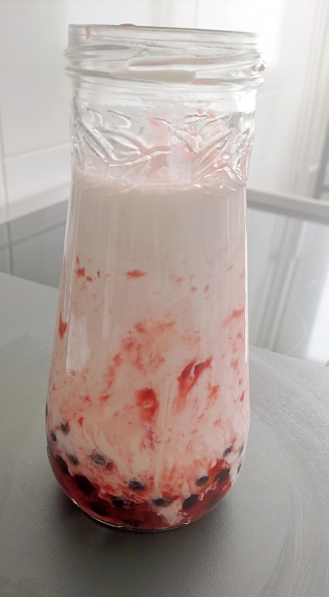 好喝到停不下来!!自制草莓牛乳