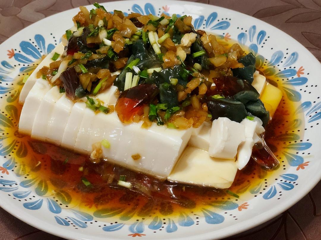皮蛋拌豆腐