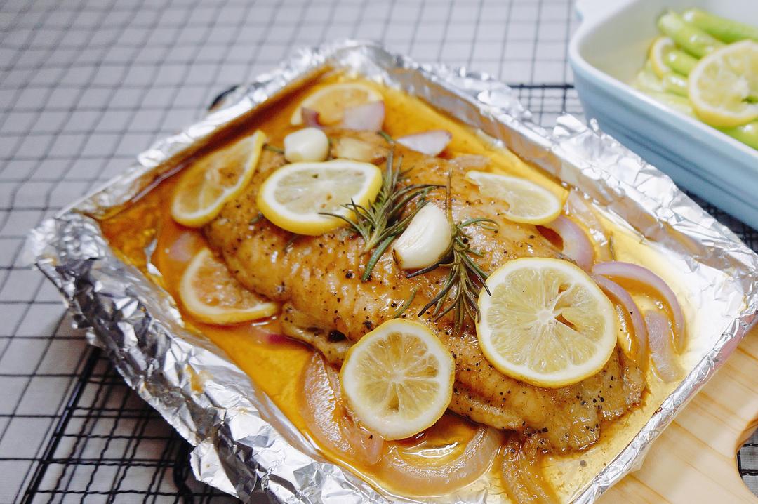 黑胡椒迷迭香柠汁龙利鱼