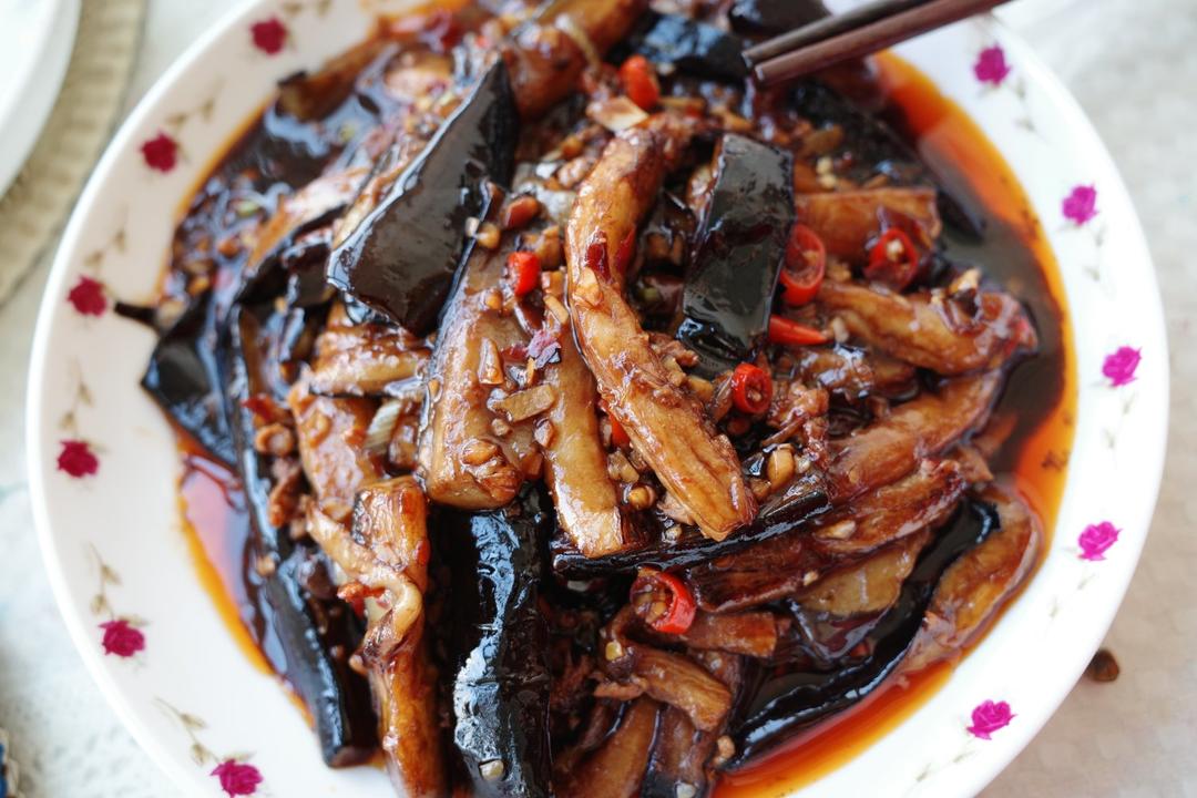 开胃下饭菜！巨简单的家常鱼香茄子煲