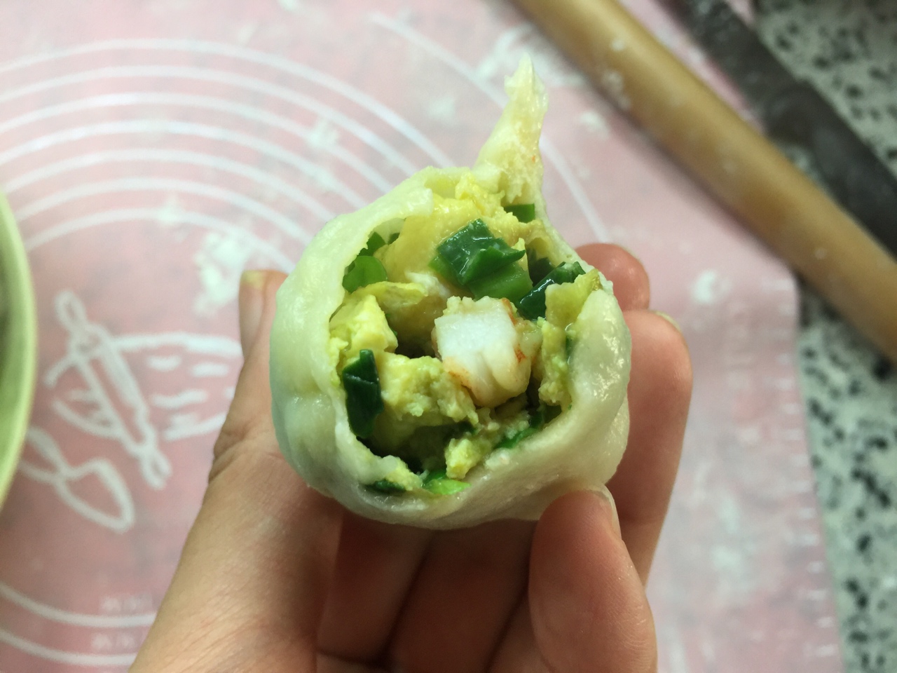 韭菜鸡蛋虾仁----三鲜水饺的做法