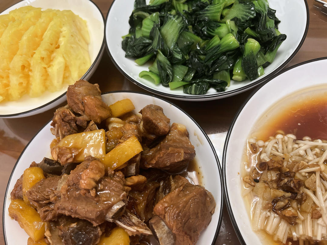 菠萝焖排骨