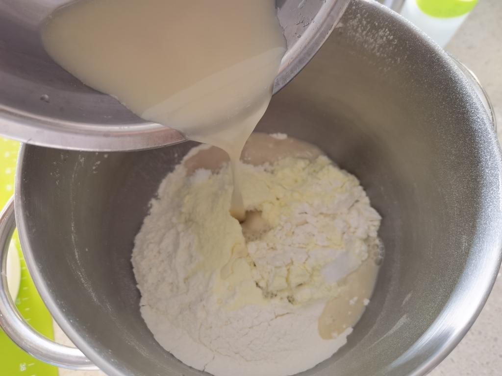 纯奶手撕吐司的做法 步骤1