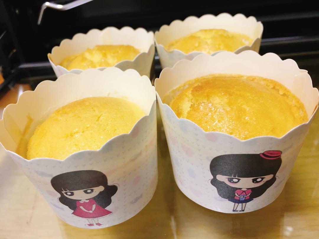 不会回缩的纸杯蛋糕