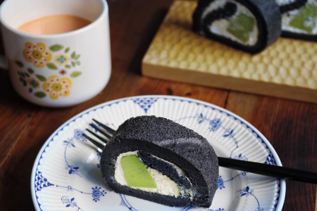 竹炭抹茶奶冻卷