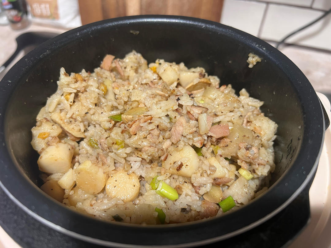 芋頭咸蛋黃培根燜飯 + 香煎扇貝