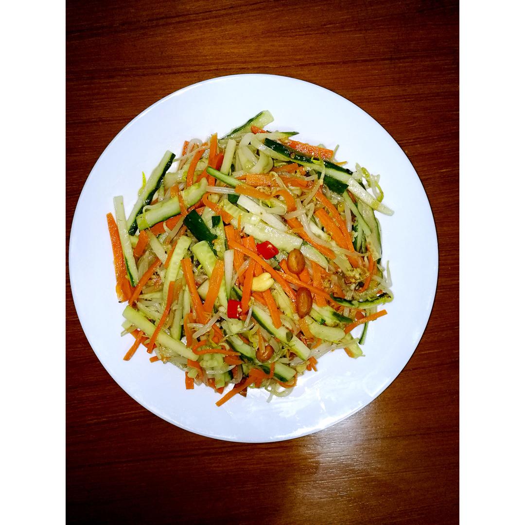 凉拌豆芽黄瓜菜