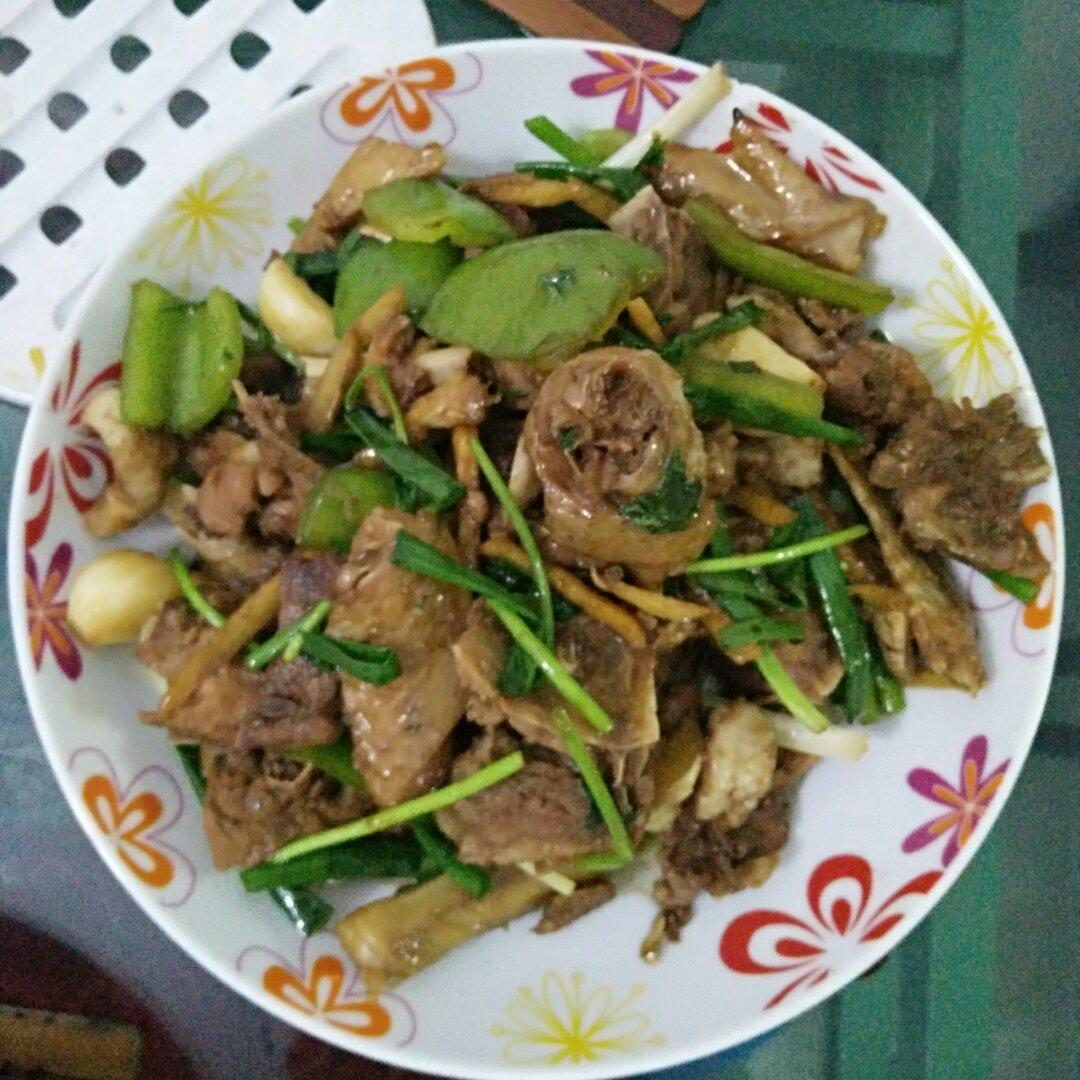 炒鸭肉