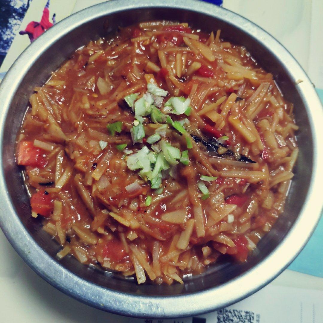 家常素菜西红柿炒土豆丝（番茄炒土豆丝）