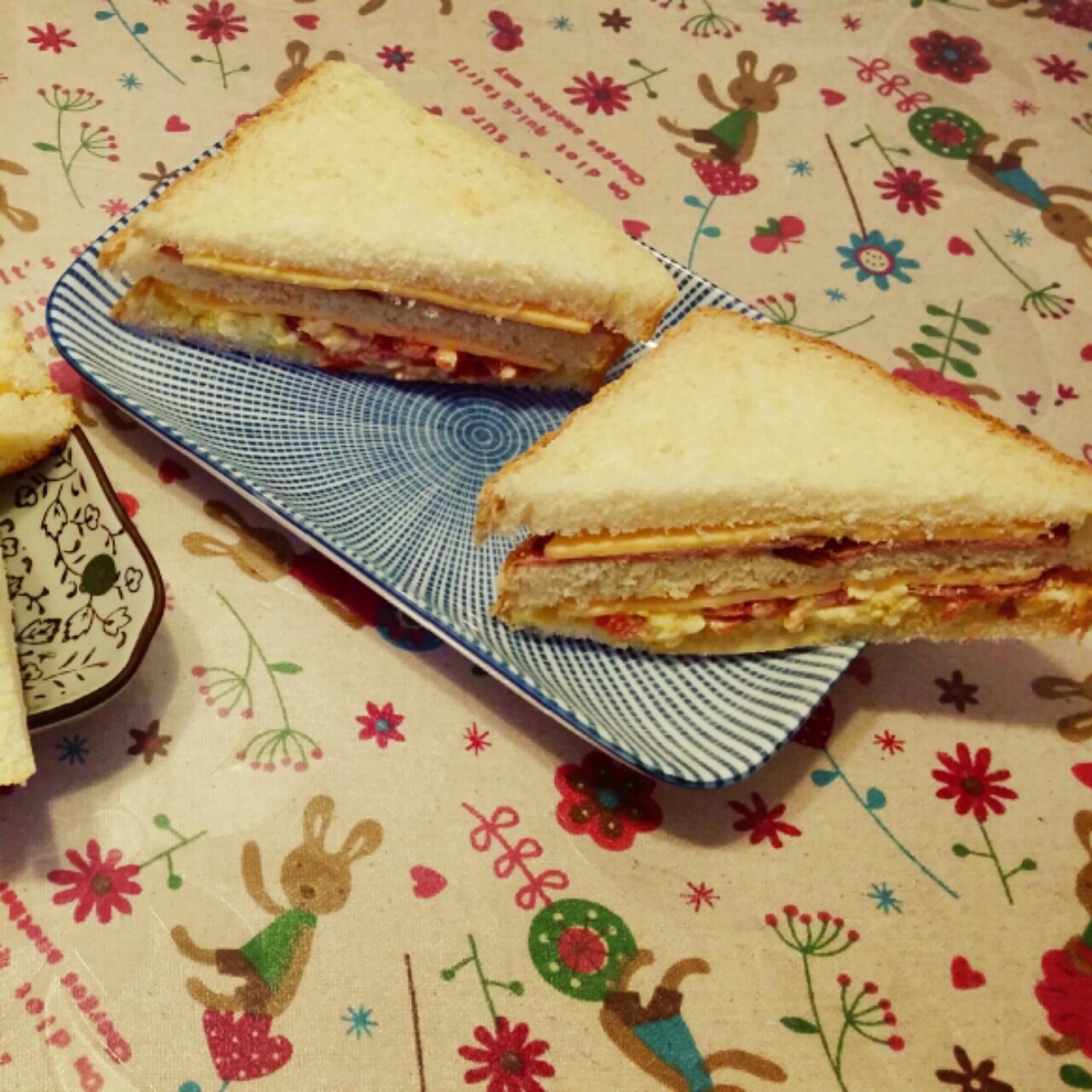 培根鸡蛋三明治