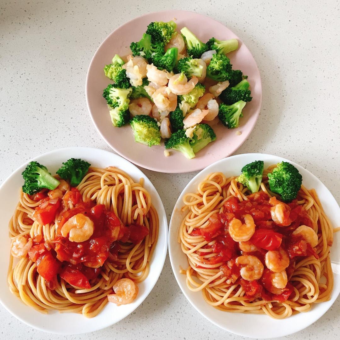 虾仁蕃茄意大利面