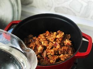 铸铁珐琅锅·红烧牛肉面的做法 步骤7