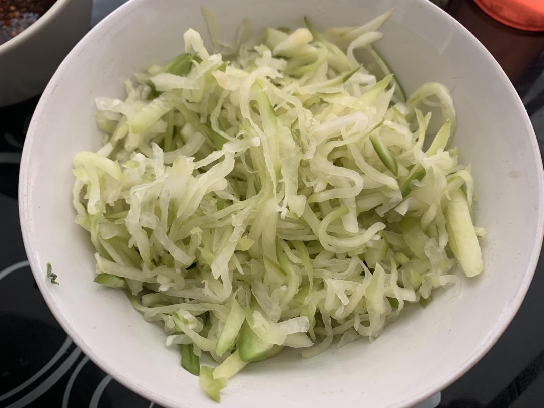 爽口香葱拌萝卜丝