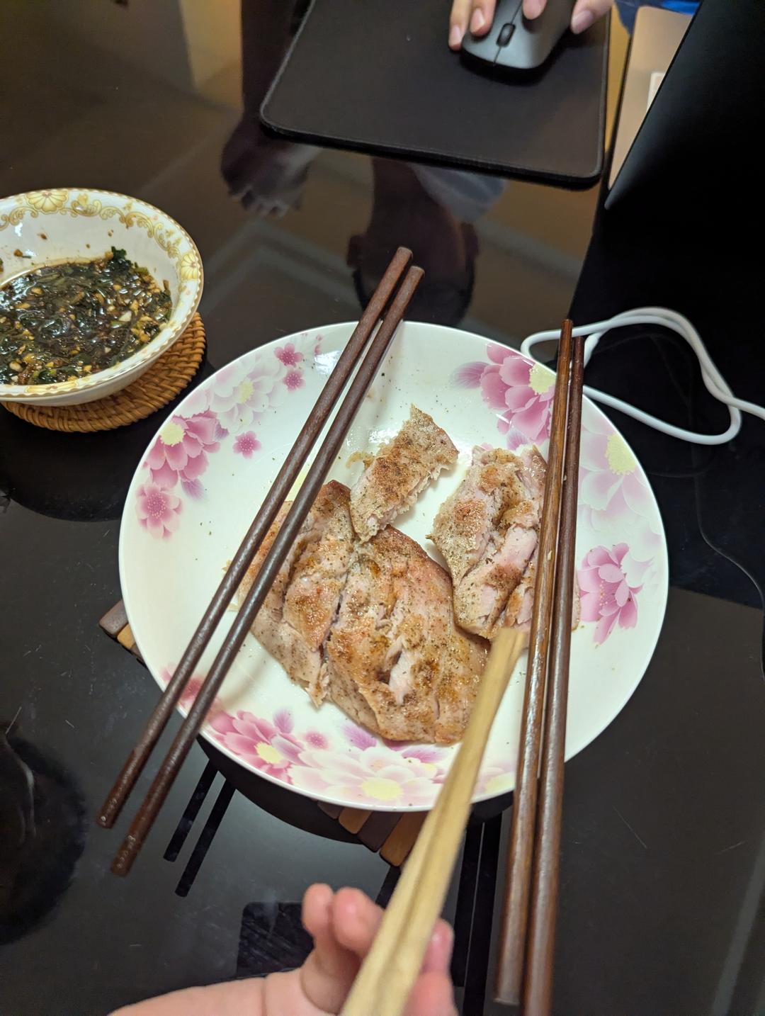 3步香煎金枪鱼（秘制蘸酱）