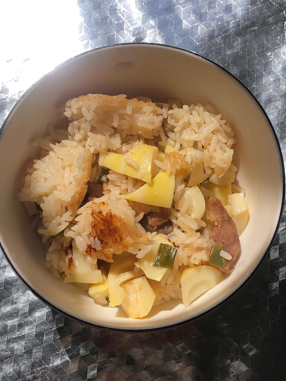 干饭人的春天｜春笋腊味豌豆饭