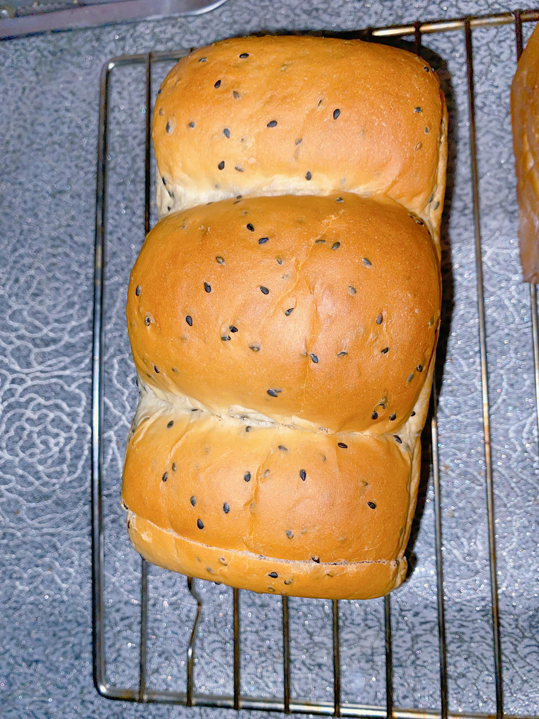 ✔️越嚼越香de黑芝麻咸吐司