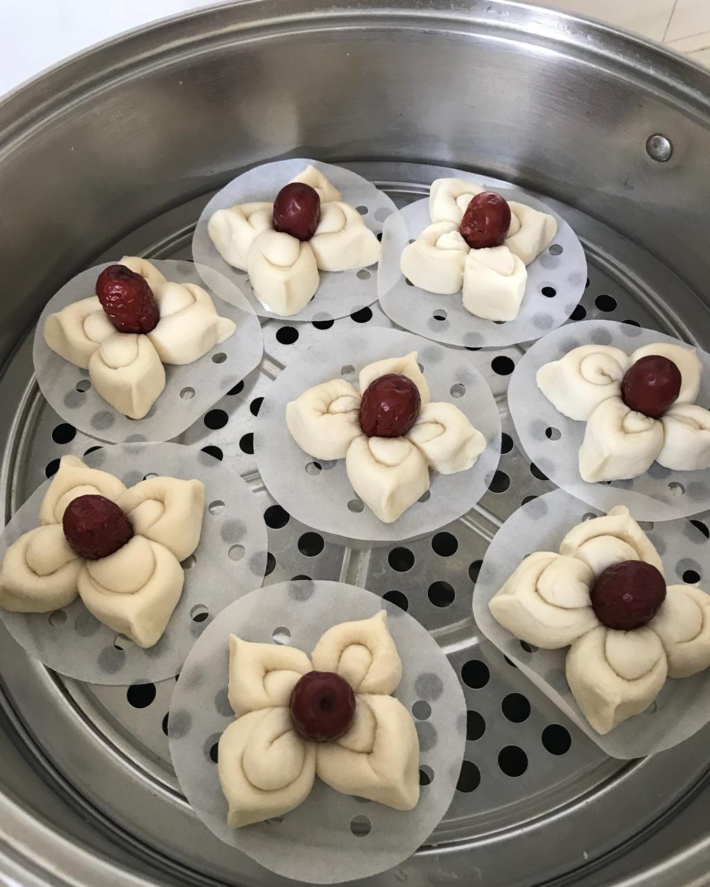 孙雪涵做的花馒头(枣馍)