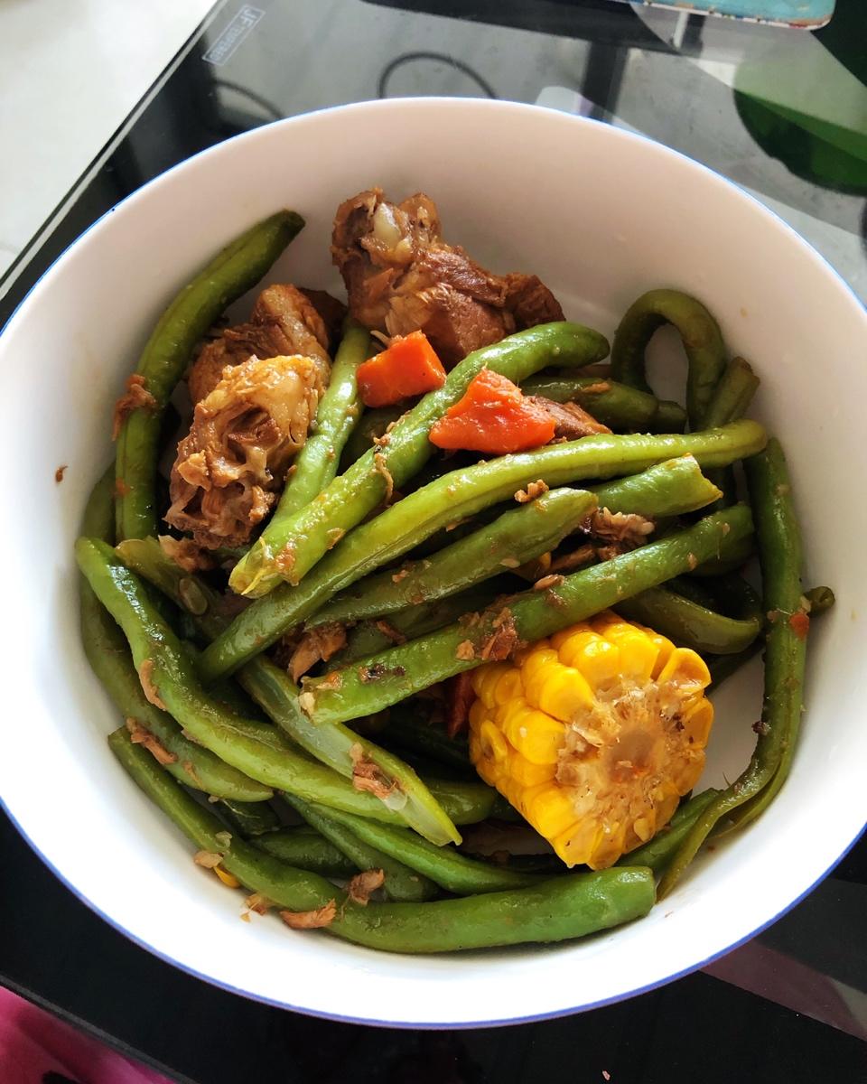 排骨炖豆角～荤素搭配，营养家常～