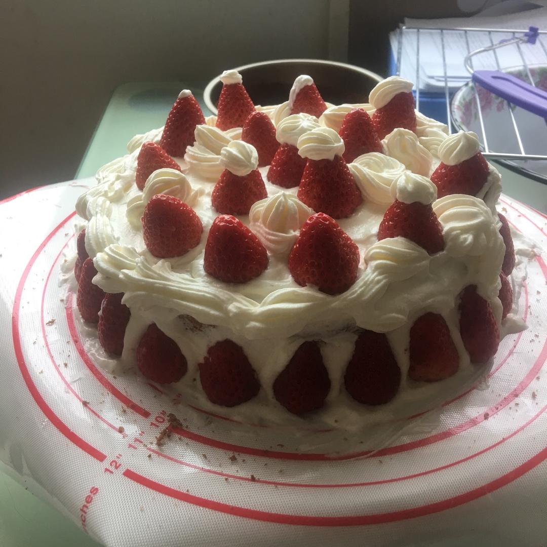 草莓奶油蛋糕/基础戚风胚，徒手脱模剖片及抹面挤花/「戚风及其衍生」烘焙视频蛋糕篇1