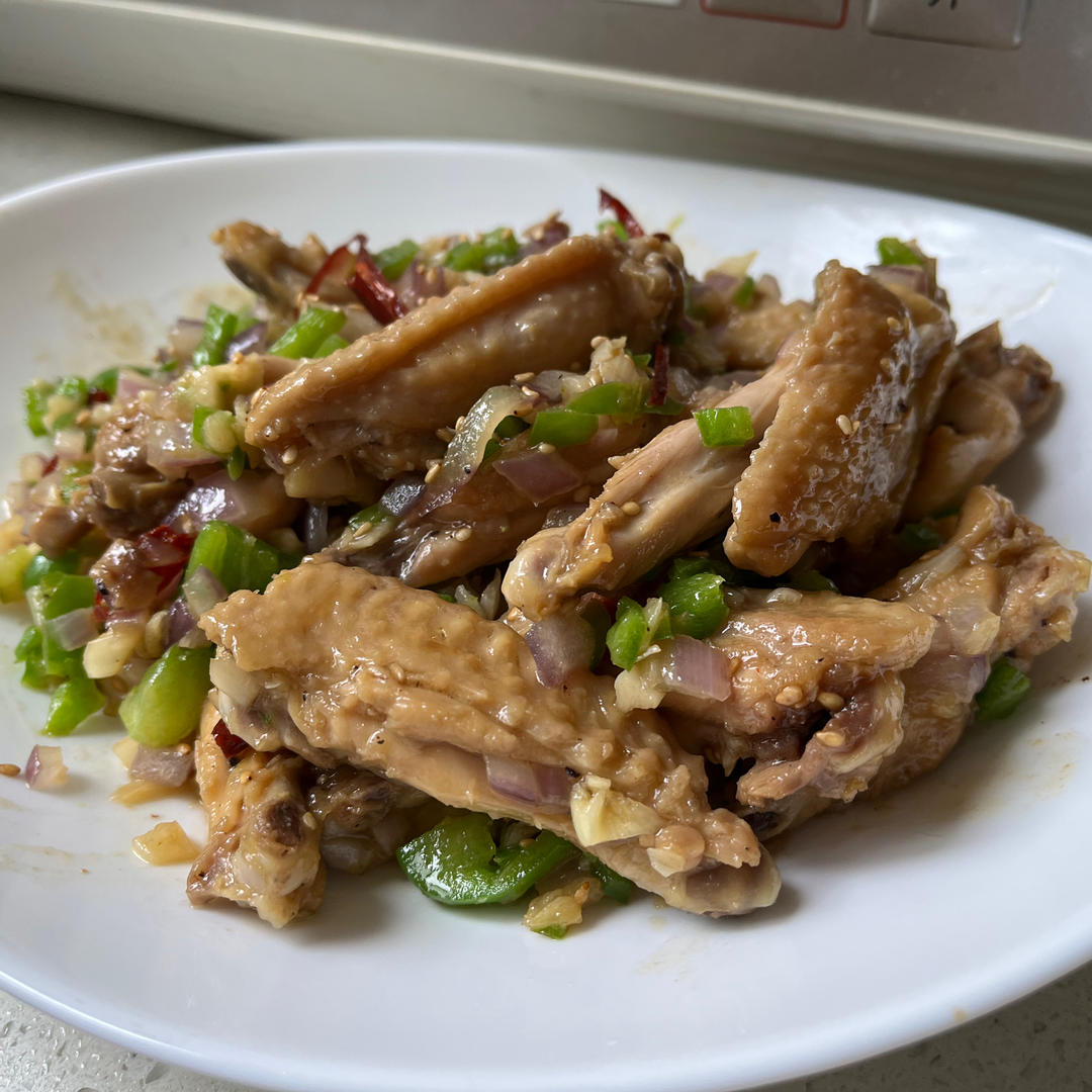 网红菜～好吃到嗦手指的蒜香鸡翅