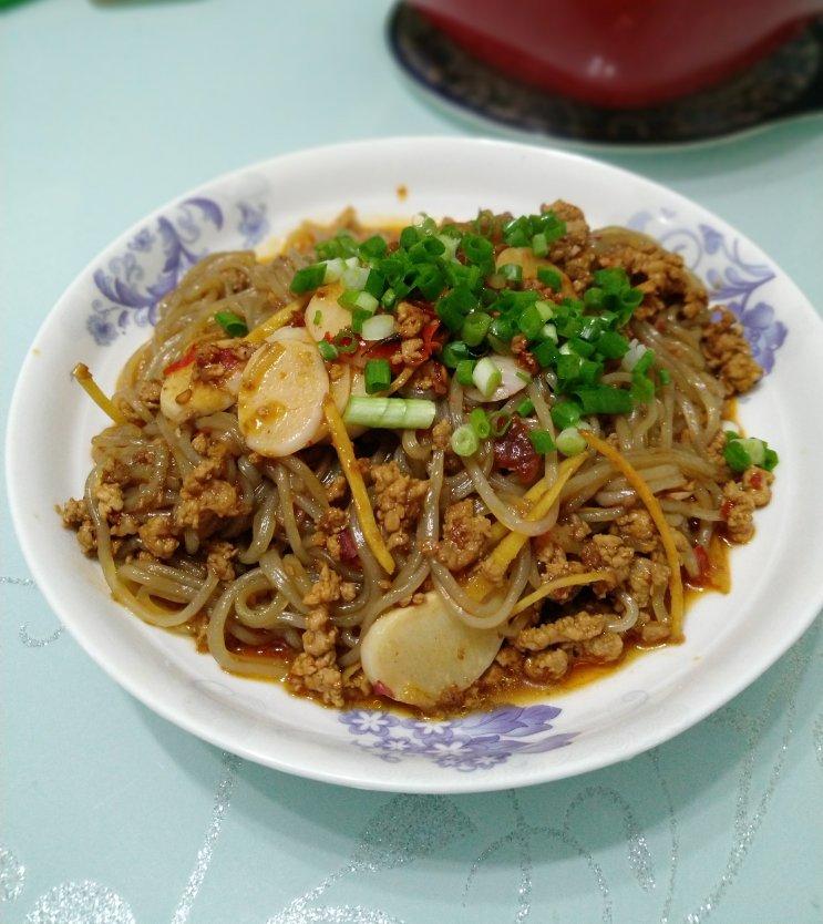 蚂蚁上树（红薯粉）
