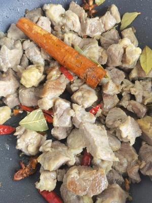 红烧牛肉炖炖白萝卜的做法 步骤4