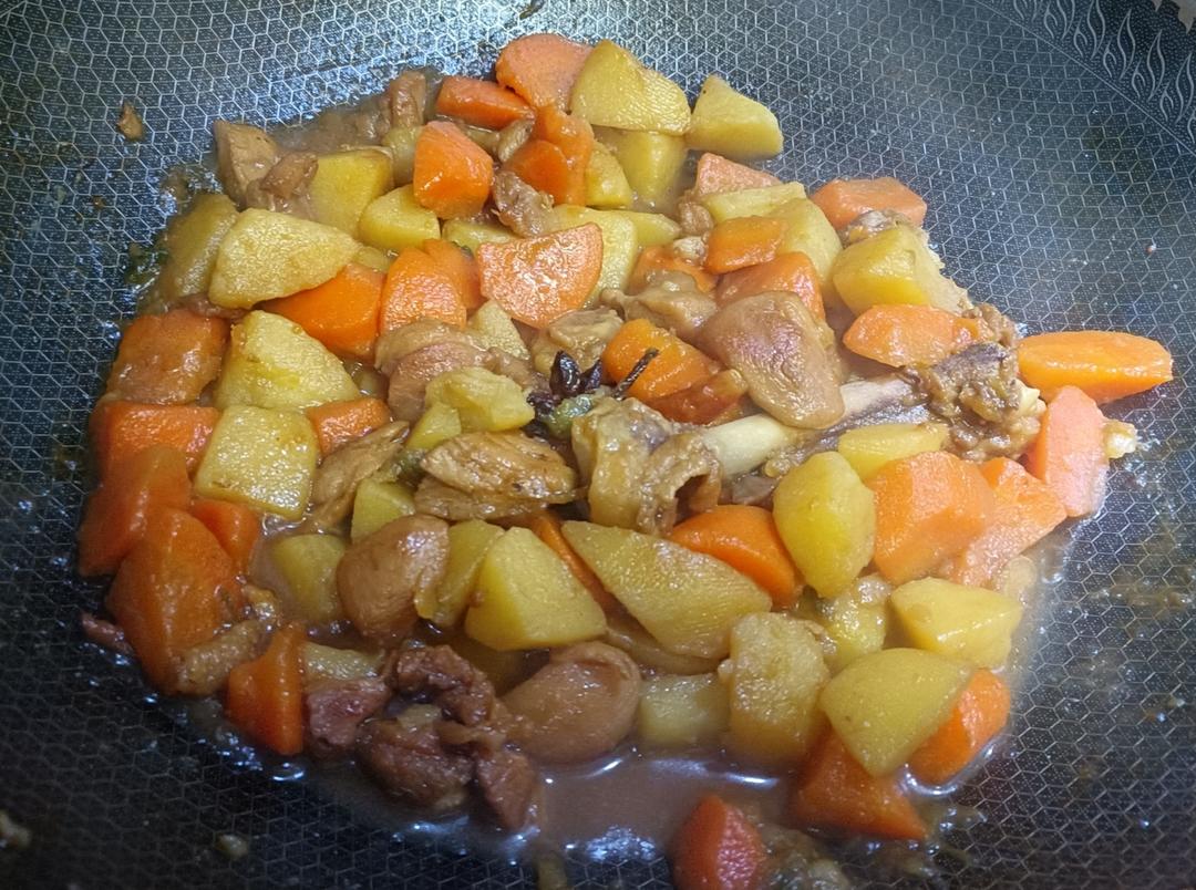 鸡腿炖土豆 上桌秒空盘 汤都喝干了！