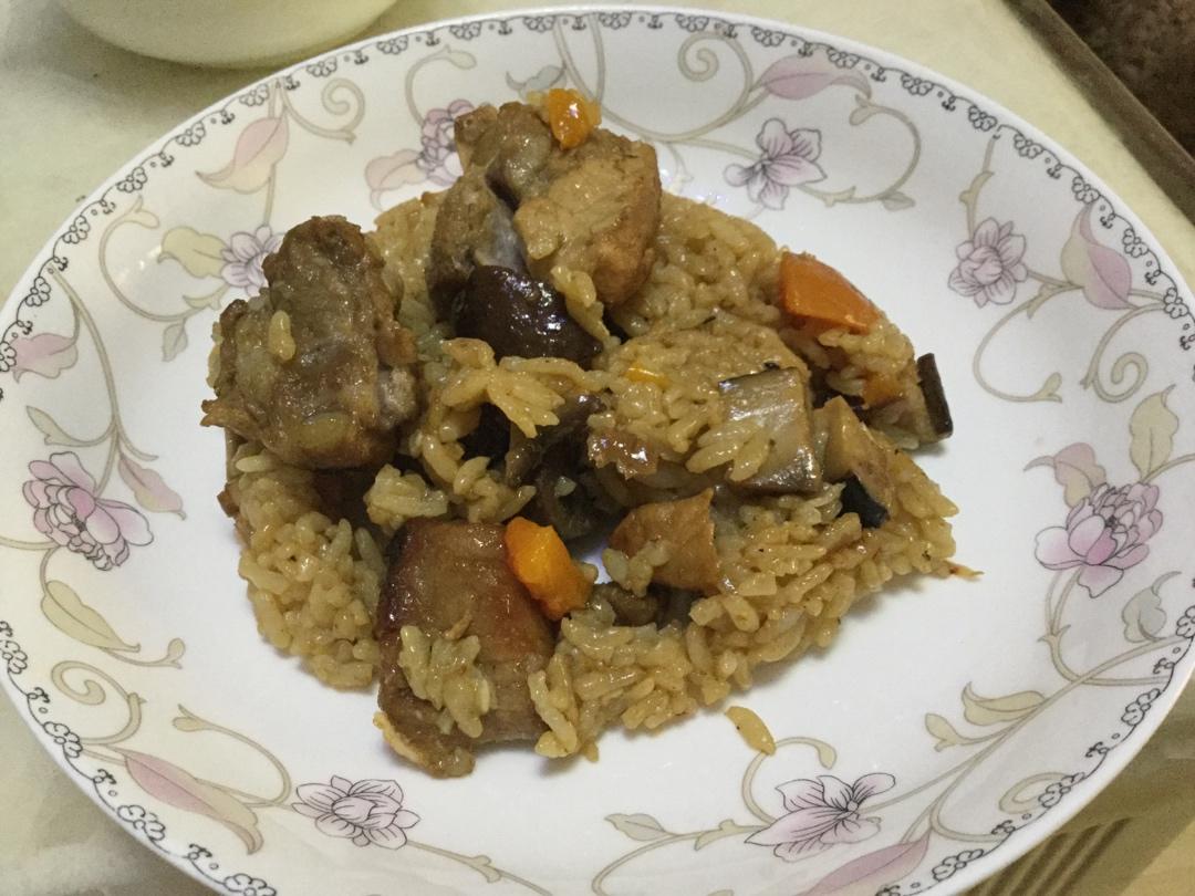 喷香排骨焖饭（爆好吃）