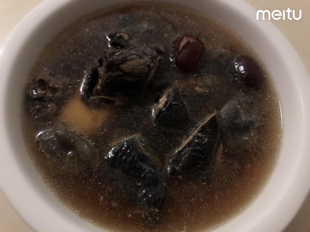 枸杞红枣乌鸡汤