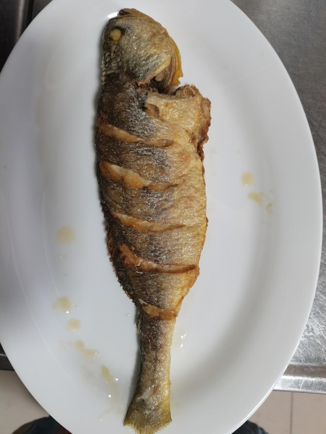 私房红烧黄花鱼，边吃边想念~