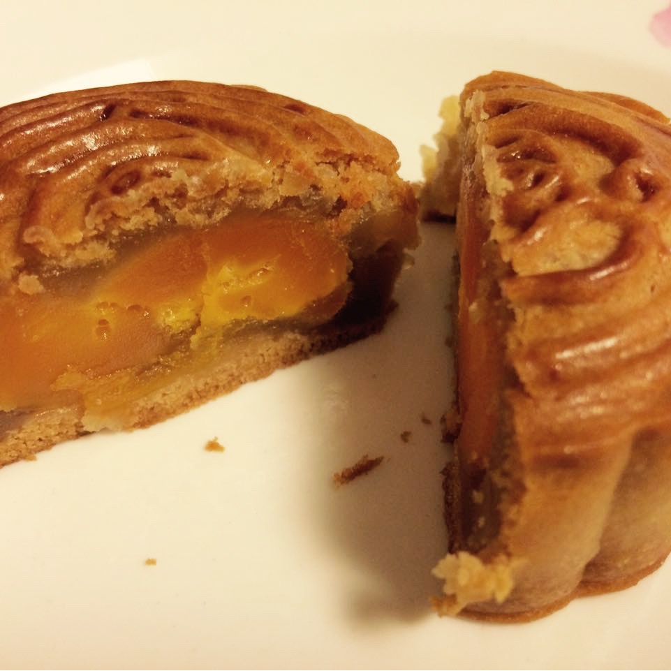 广式月饼——蛋黄莲蓉月饼