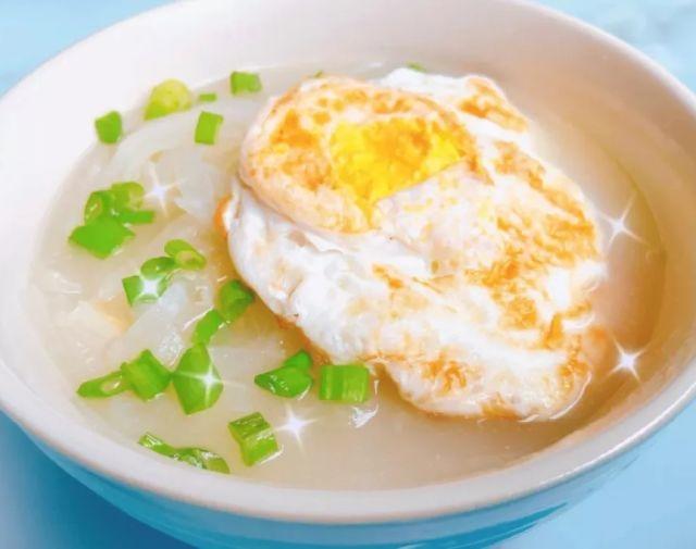 萝卜鸡蛋掉秤汤的做法