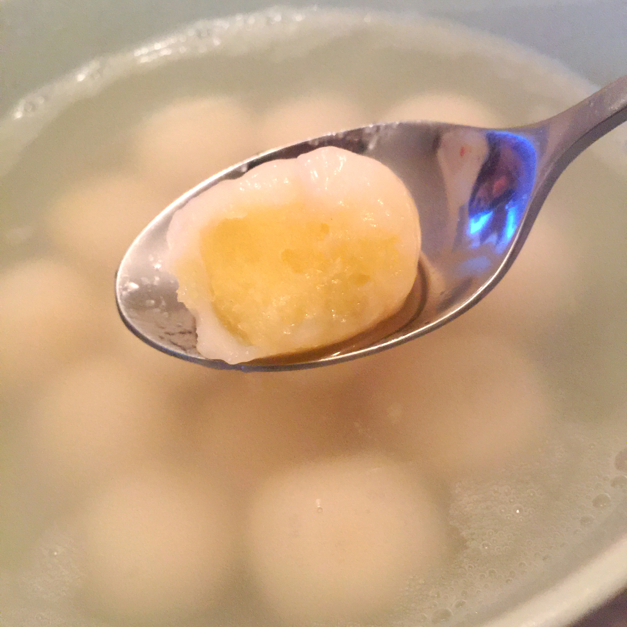 奶黄馅牛奶汤圆