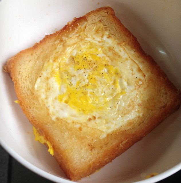 荷包蛋土司