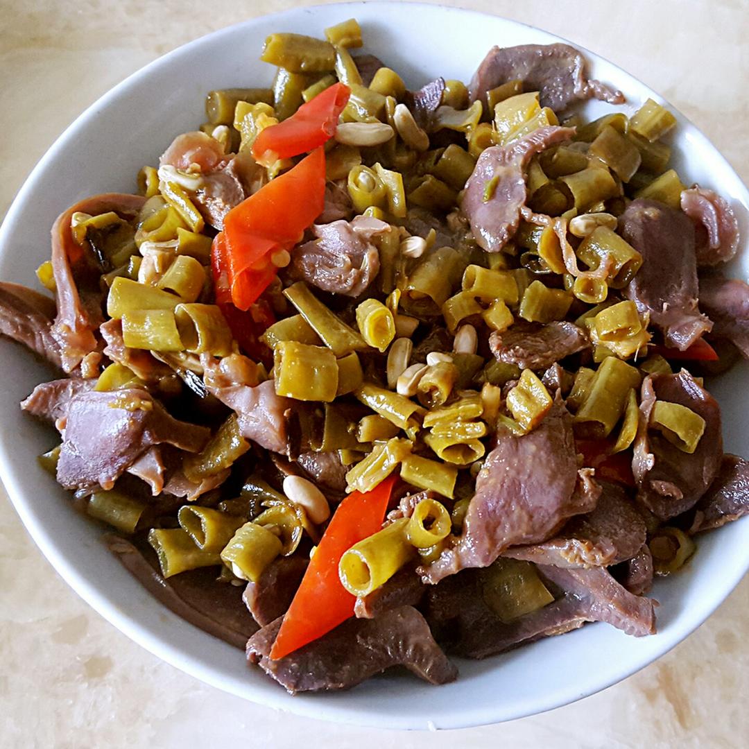 酸豆角炒鸡胗