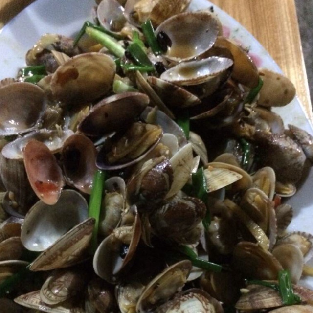 蒜香炒花甲