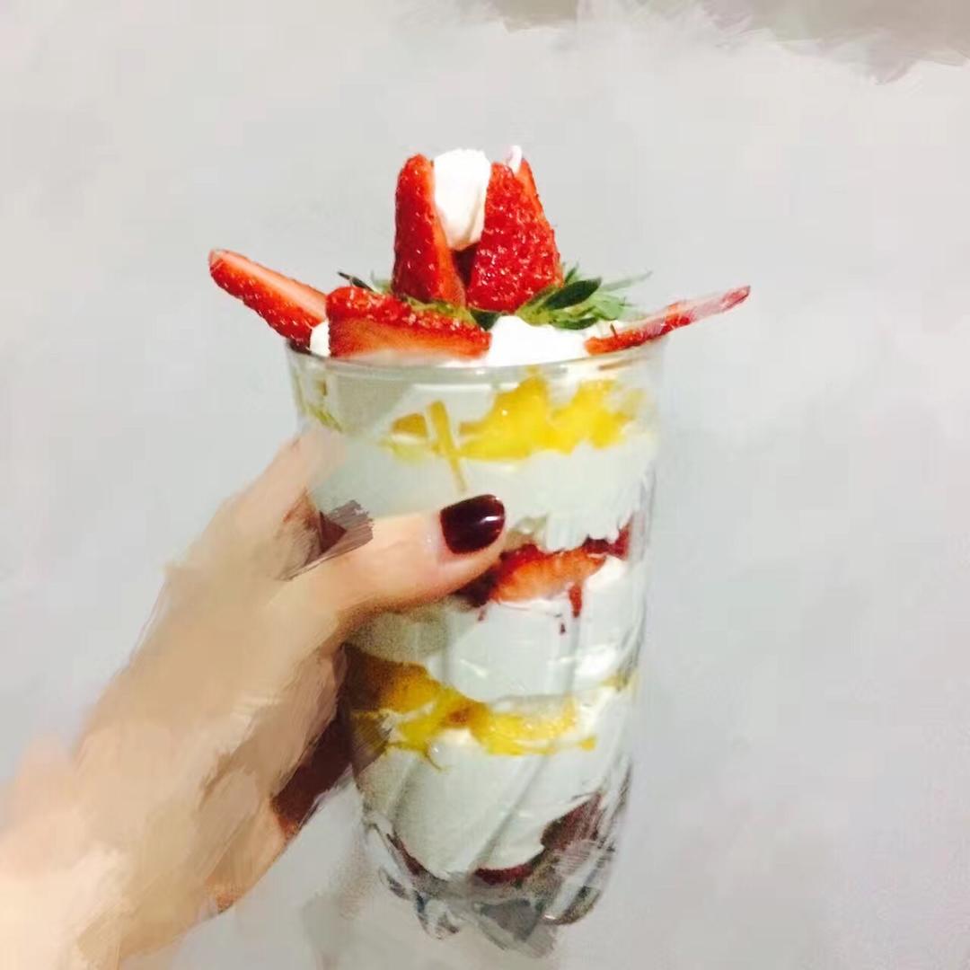 奶油水果杯（消耗淡奶油和吃货最爱）