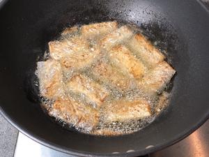 酥焖带鱼 自制烙饼卷带鱼的做法 步骤6
